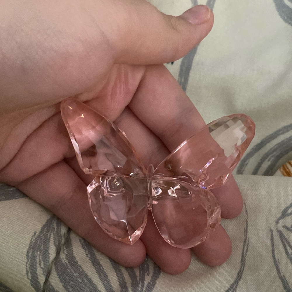 pink butterfly clip